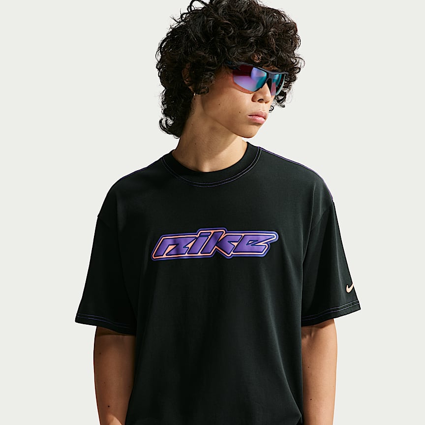 Nike Sportswear T-Shirt. Nike.com